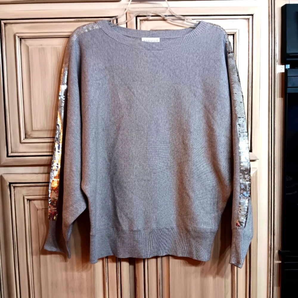 Apricot Grey Gray‎ Sequinned Sleeves Top! Size 8